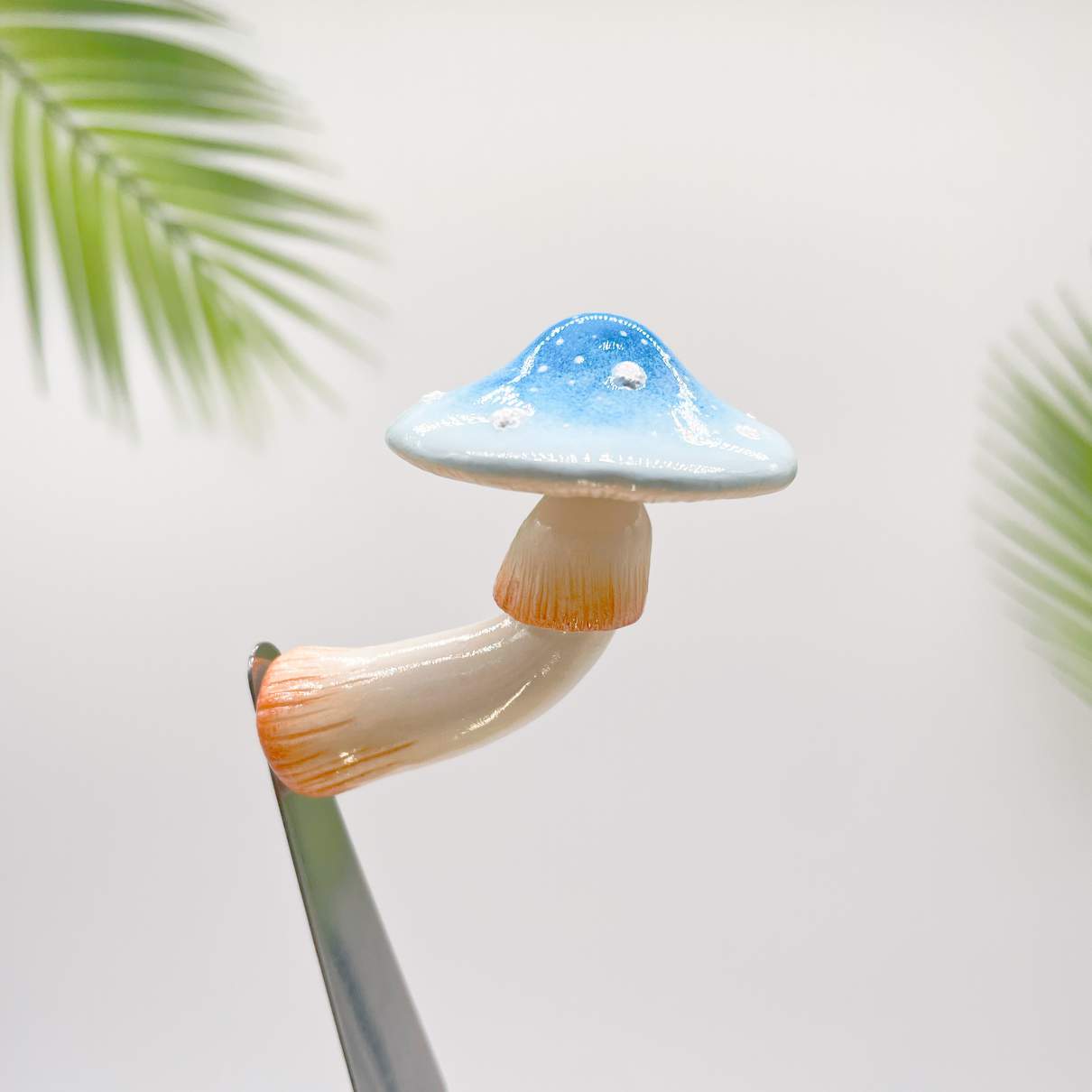 Kühlschrankmagnet mit Pilz-Farbverlauf, Blau-Weiß