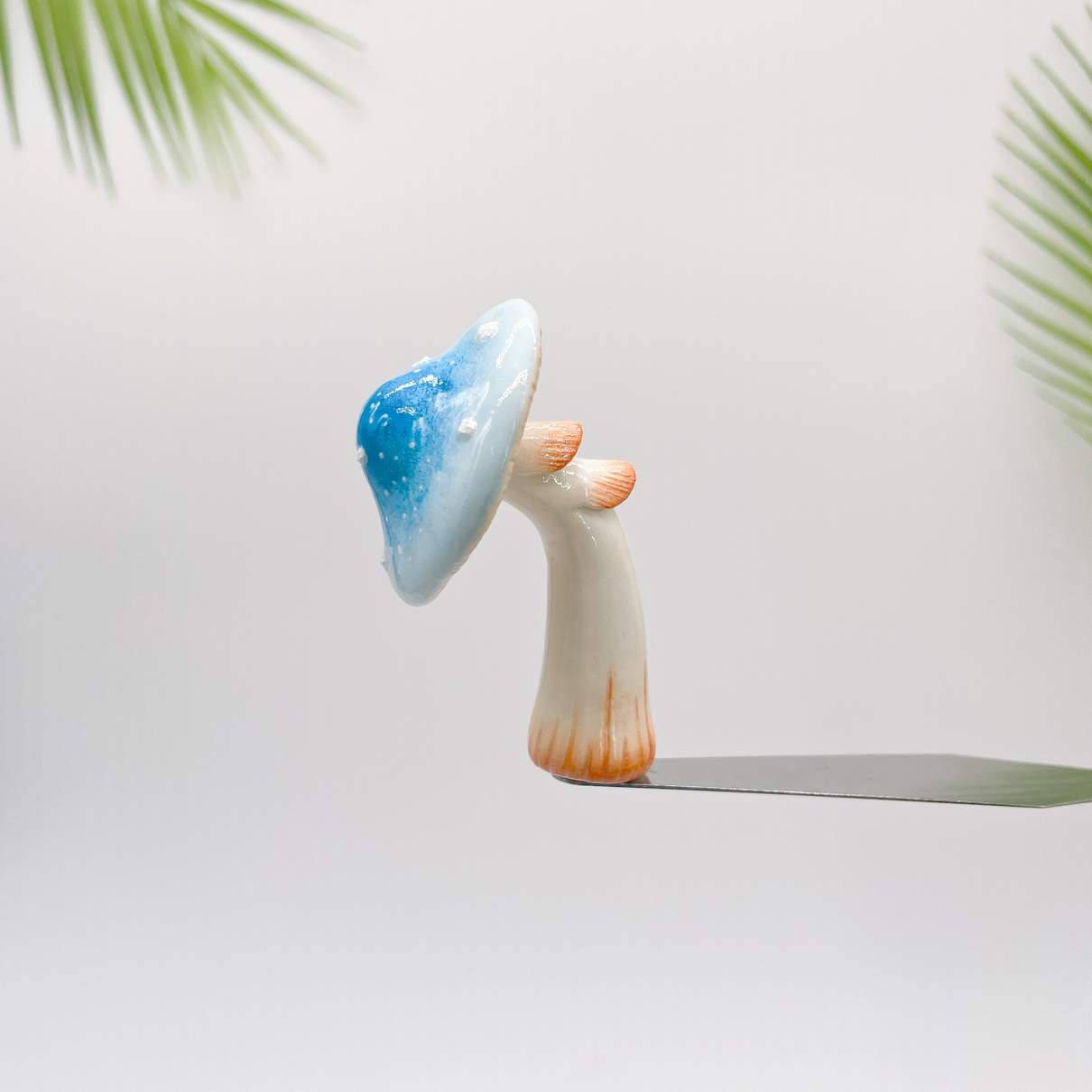 Kühlschrankmagnet mit Pilz-Farbverlauf, Blau-Weiß