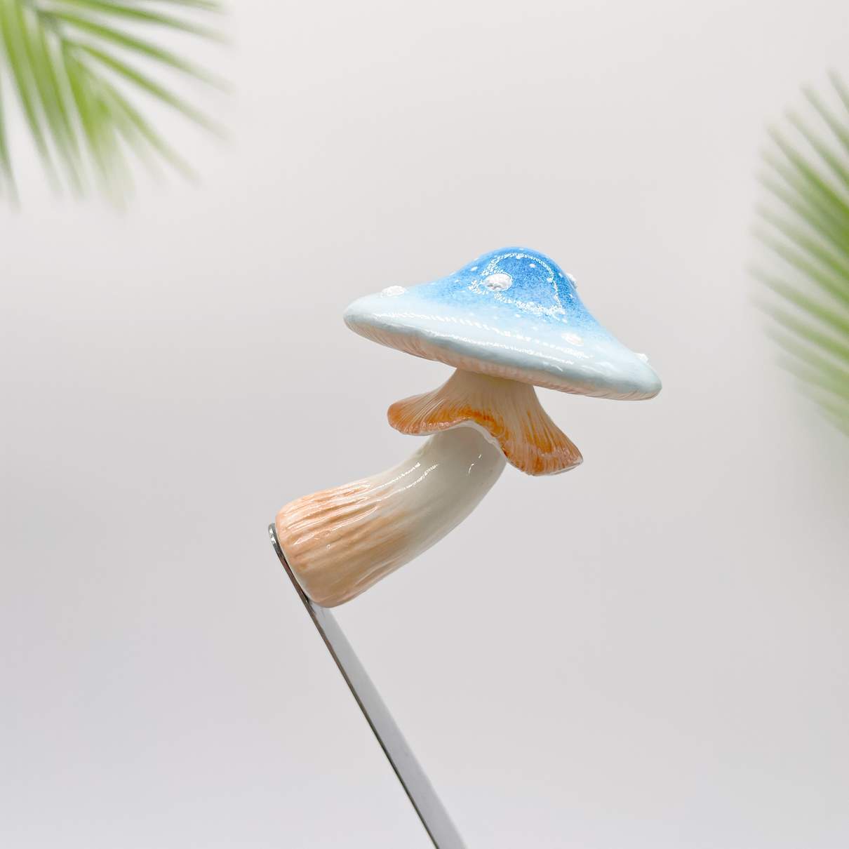 Kühlschrankmagnet mit Pilz-Farbverlauf, Blau-Weiß