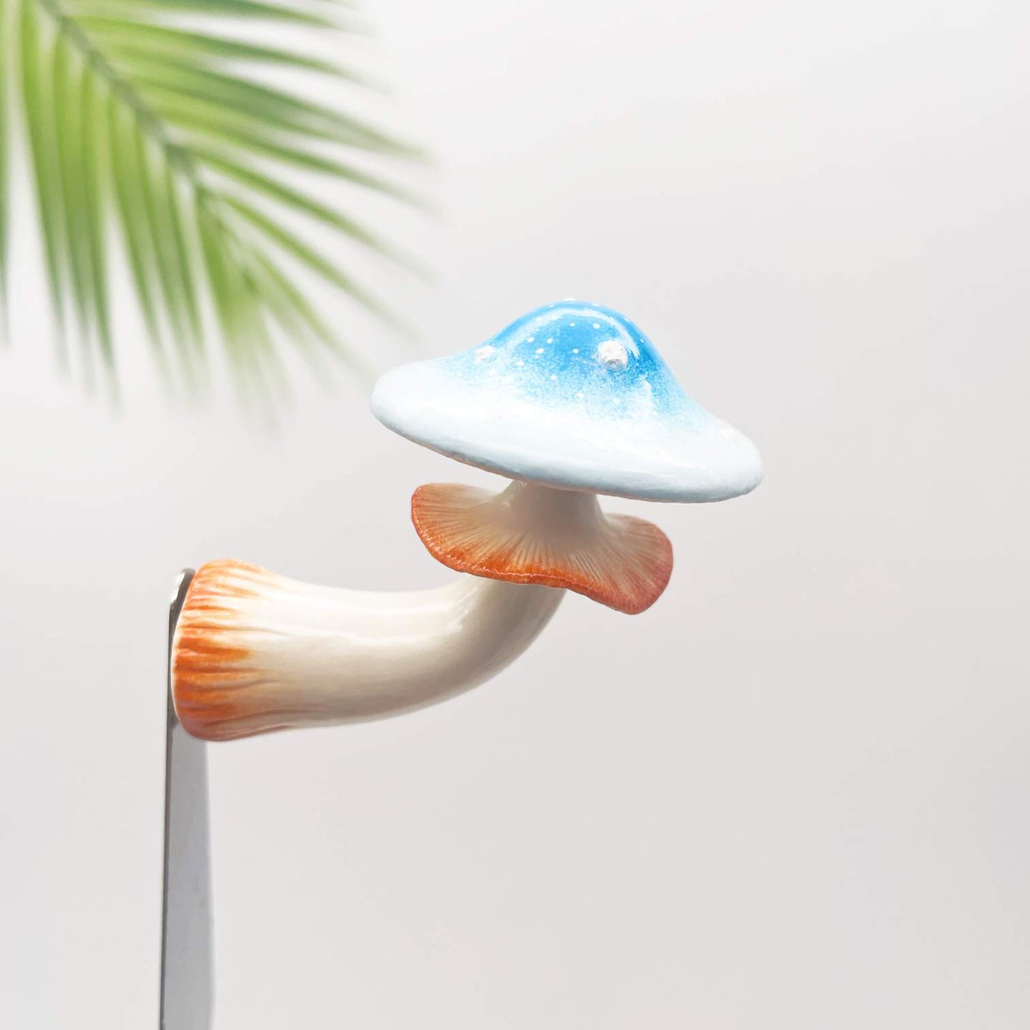 Kühlschrankmagnet mit Pilz-Farbverlauf, Blau-Weiß